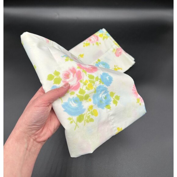 Vintage Pillowcases Floral 1970s Pink Blue Flowers Set of 2 Sears USA Retro Bedd - Picture 8 of 10